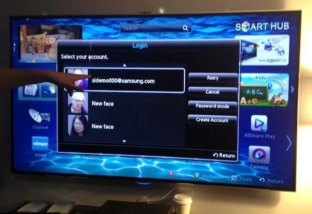 Cam для телевизора Samsung Smart TV. Беспроводная проекция на телевизор. Телевизор самсунг с встроенной веб камерой. DVD плеер для телевизора Samsung Smart TV.