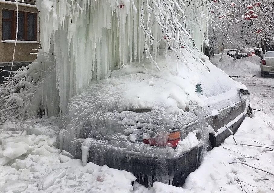 Замерзший гараж