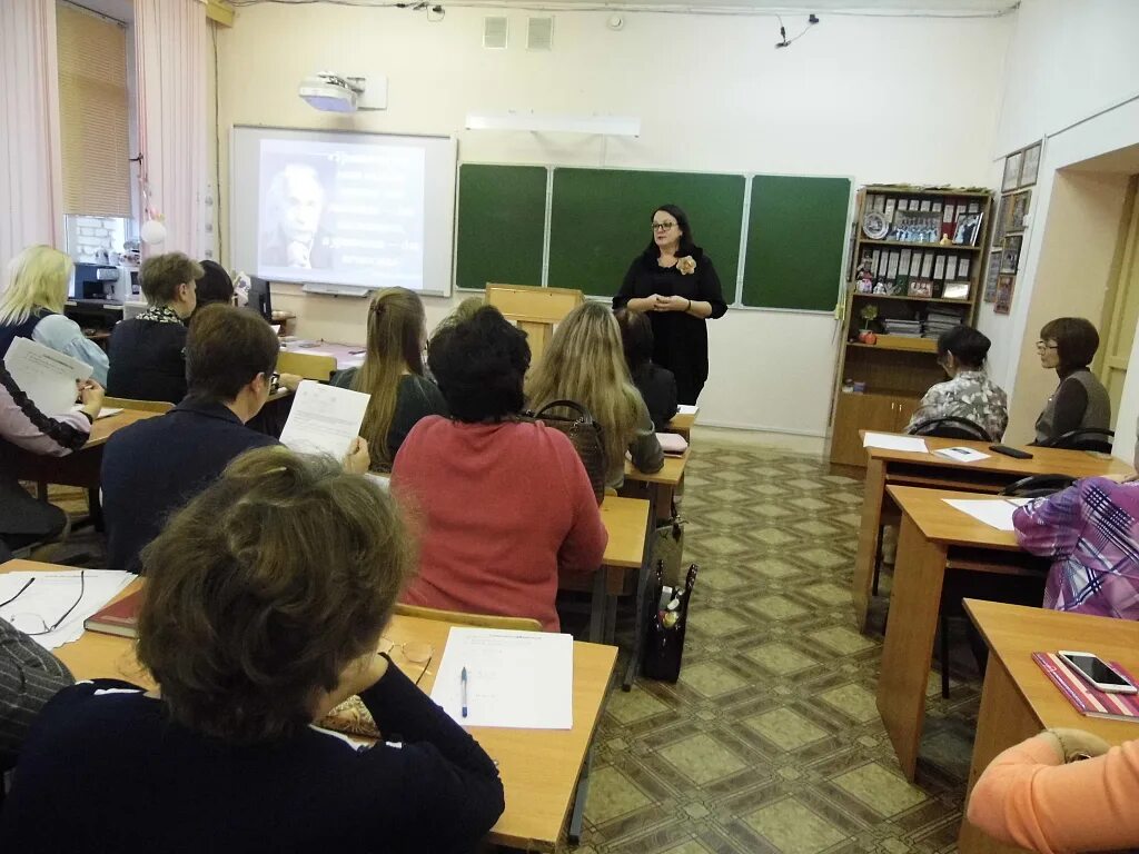 Учитель информатики 1358. Учителя 1358 корпус 1. учителя школы 1358 корпус 2. учитель географии в школе 1358 1 корпус. 1358 учителя фото.
