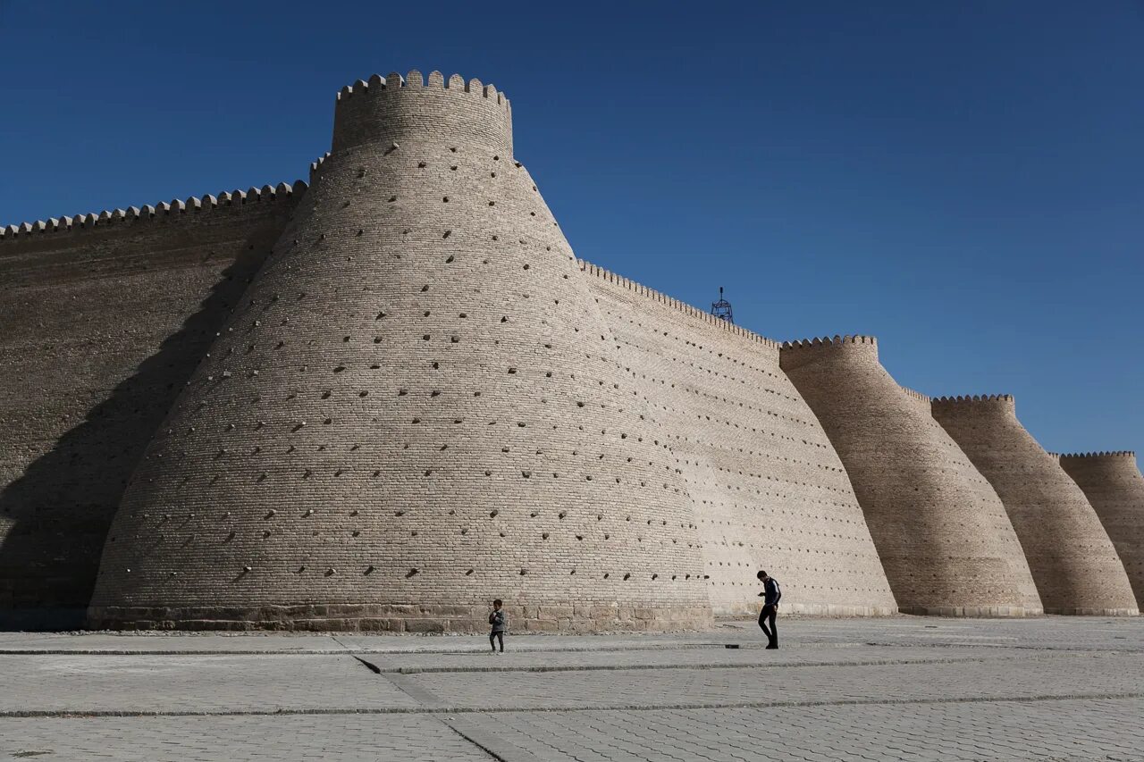Бухарский ковчег. Арк бухара. Бухара крепость арк дворец эмира. Бухара крепость арк дворец эмира. Крепость арк в бухаре.
