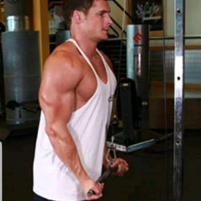 Трицепс обратным хватом. Reverse grip triceps pushdown. разгибание обратным хватом. разгибание рук обратным хватом. жим книзу обратным хватом.
