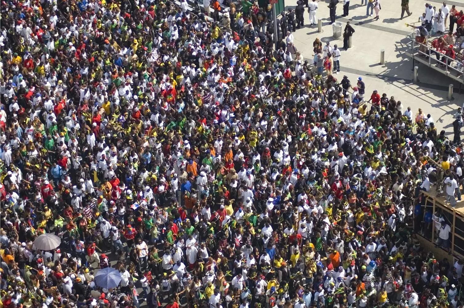 Массовое скопление людей. Человек толпы. Толпа народа. Огромная толпа людей.