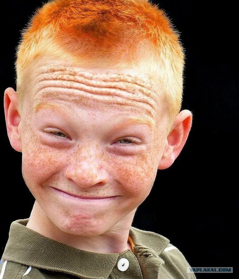 рыжая толстушка. веселая рыжеволосая девушка. рыжие люди. рыжий кудрявый мальчик. рыжий смешное фото.