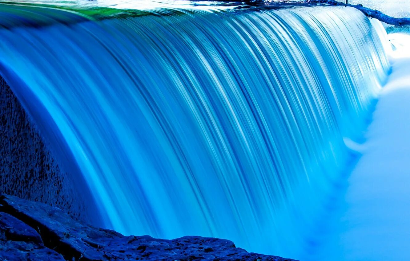 Поток воды. Бирюзовый водопад. Поток воды водопад. Каскад воды.