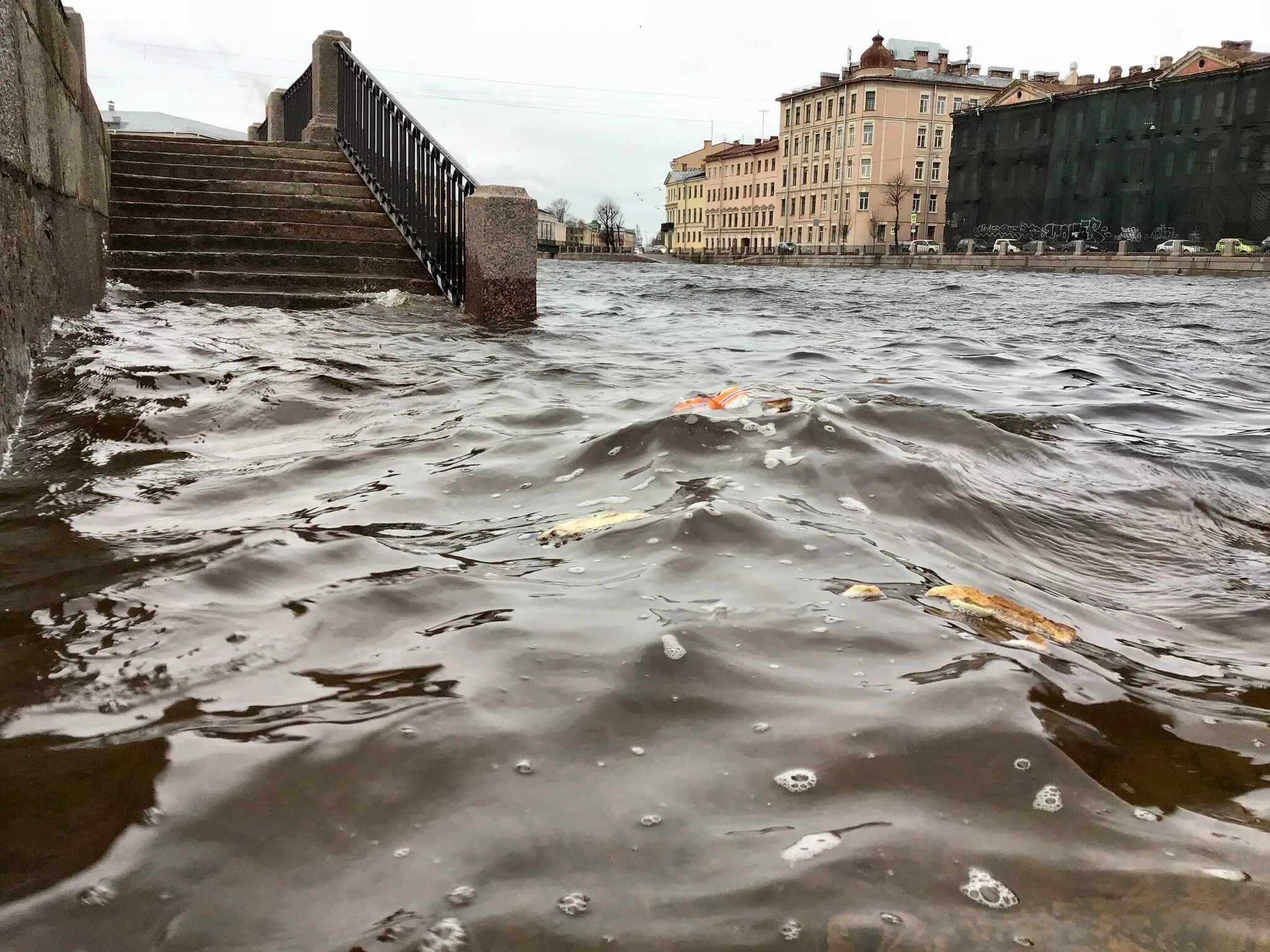 Затопит ли. Потоп на Неве в Санкт-Петербурге. Нагонные наводнения в Санкт-Петербурге. Наводнение на Фонтанке в Санкт-Петербурге.