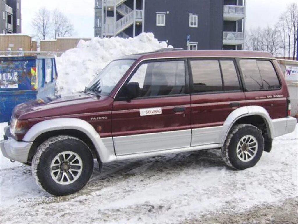 Mitsubishi pajero v6. Митсубиси Паджеро 3000. Mitsubishi v6 3000. Паджеро v6 3000.