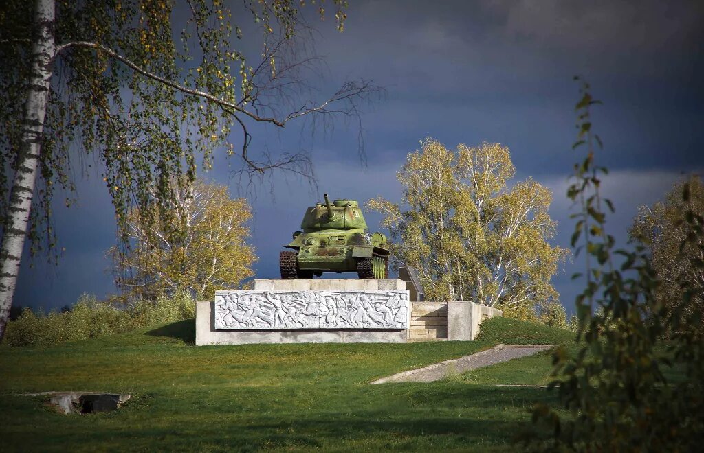 Танк Бородино памятник Бородино. Танк т34 Матвеев Курган. Танк Бородино Можайск. Танк памятник Можайский район. Памятники на территории беларуси