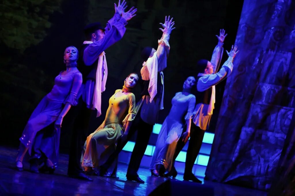 Пушкинский театр гастроли чгадт. Театр музыки и шоу пушкино. Музыкальный шоу-театр «премьера». Театр музыки и шоу пушкино. Театр музыки и шоу пушкино.