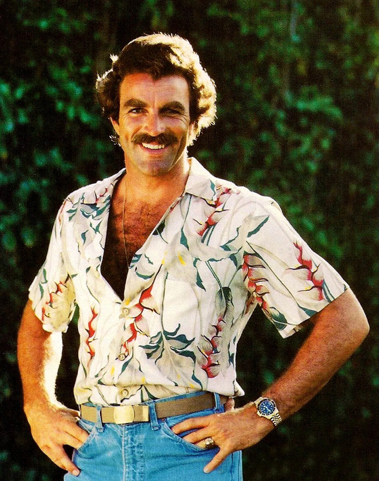Парни 80х. Tom selleck magnum. том селлек частный детектив магнум. том селлек 1980. том селлек в 80х.
