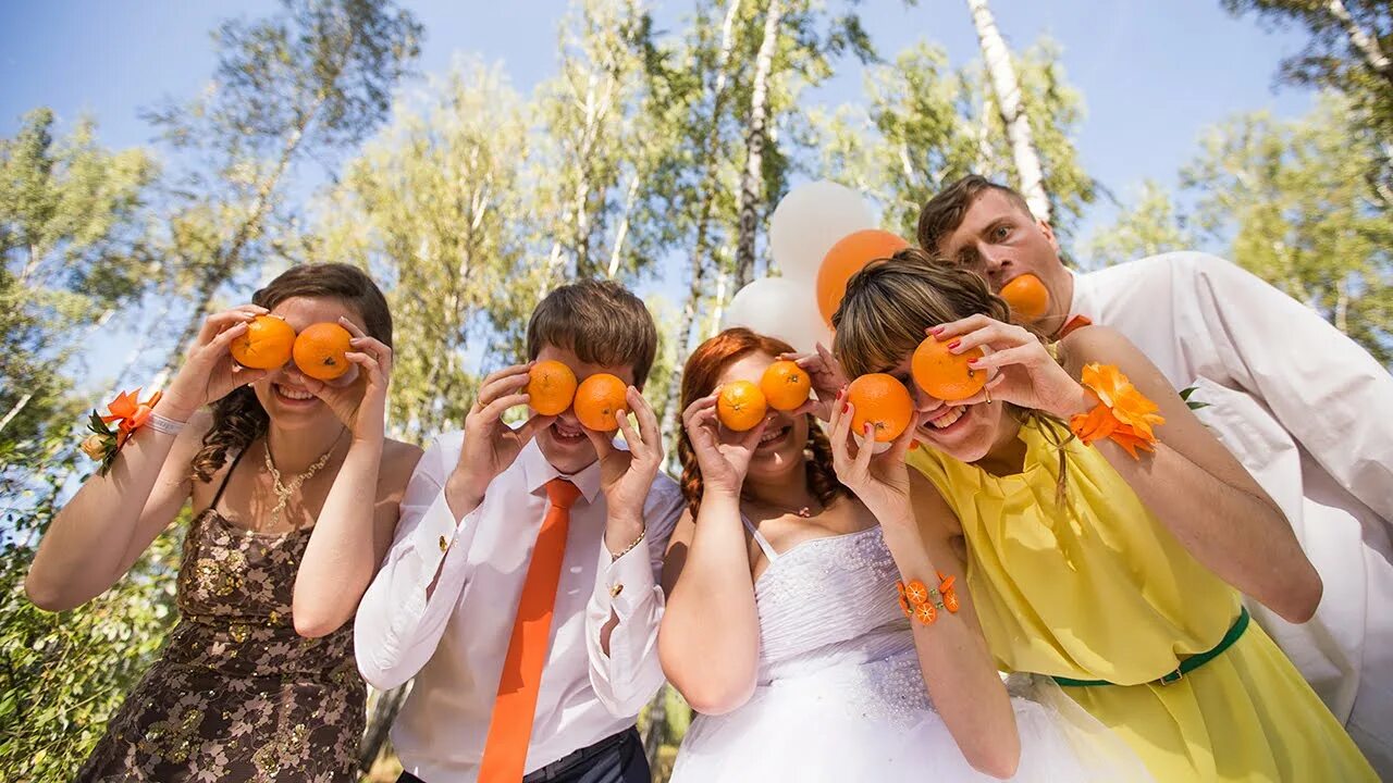 Несколько нестандартно. Фотосессия оранжевое настроение. Свадьба с апельсинами. Апельсиновое настроение. День оранжевого настроения.