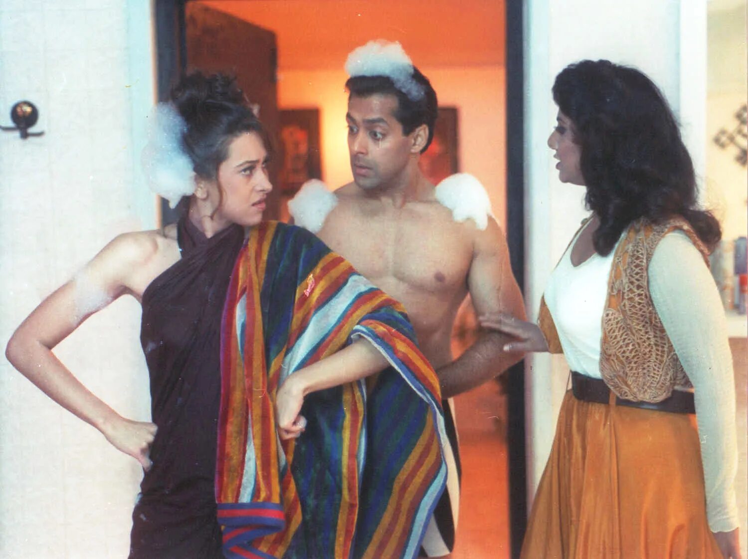 Беспечный близнецы 1997. Judwaa 1997 салман кхан. салман кхан беспечные близнецы. беспечные близнецы judwaa 1997 индия. близнецы фильм салман кхан.