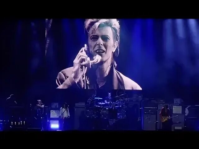 Где ты мой новый герой кто поет. Уфталма David поет. Bowie David "Heroes".