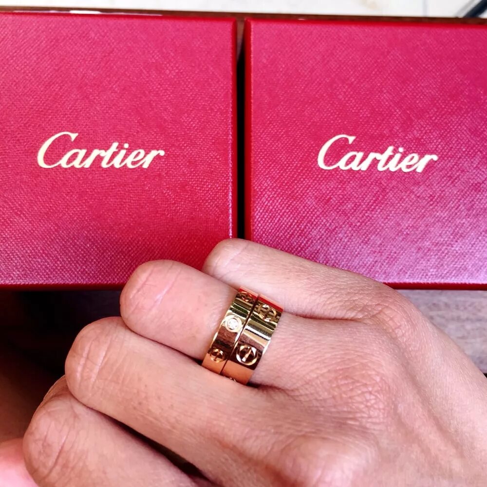 Сколько стоит лов. Кольцо Cartier Love Ring,. Кольцо Картье 18 карат. Cartier кольцо Rose Gold. Cartier Love кольцо розовое золото.
