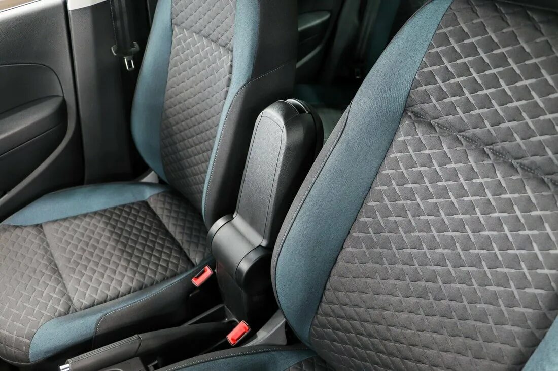 Сиденье фольксваген поло. Поло кросс 2011. Салон фольксваген поло седан сзади. Сиденья фольксваген поло седан. Сиденье volkswagen polo sedan 2019.