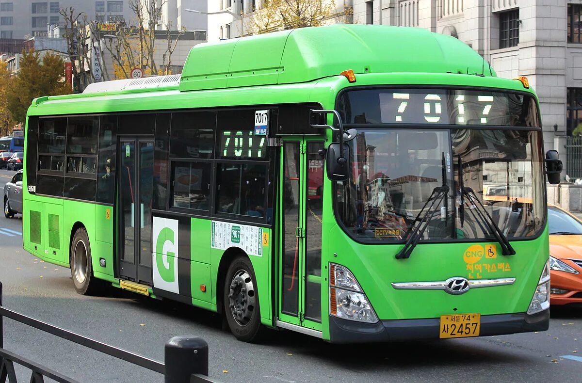 Городской автобус. Зеленый автобус. Городской зеленый автобус. Корейские городские автобусы.