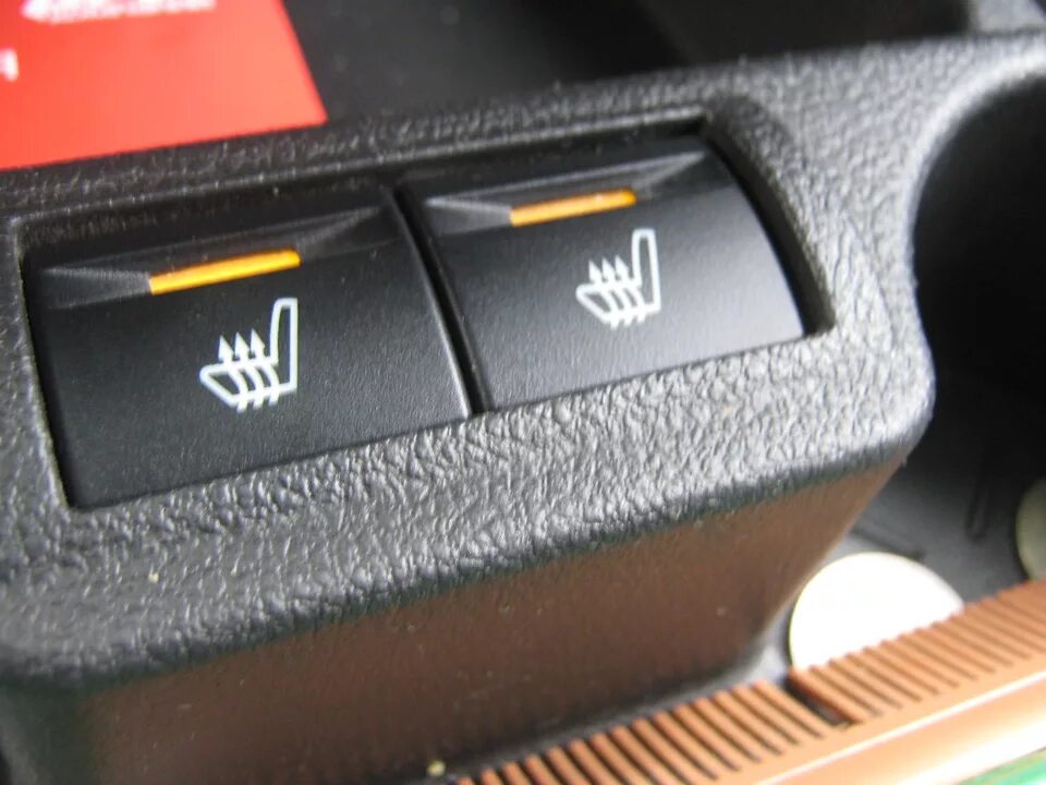 Как поменять кнопку обогрева. Кнопки подогрева лада веста. Кнопка обогрева руля стекла рио 3. Кнопка подогрева лобового стекла калина 1. Кнопка калина 1 кнопка обогрева сидений.