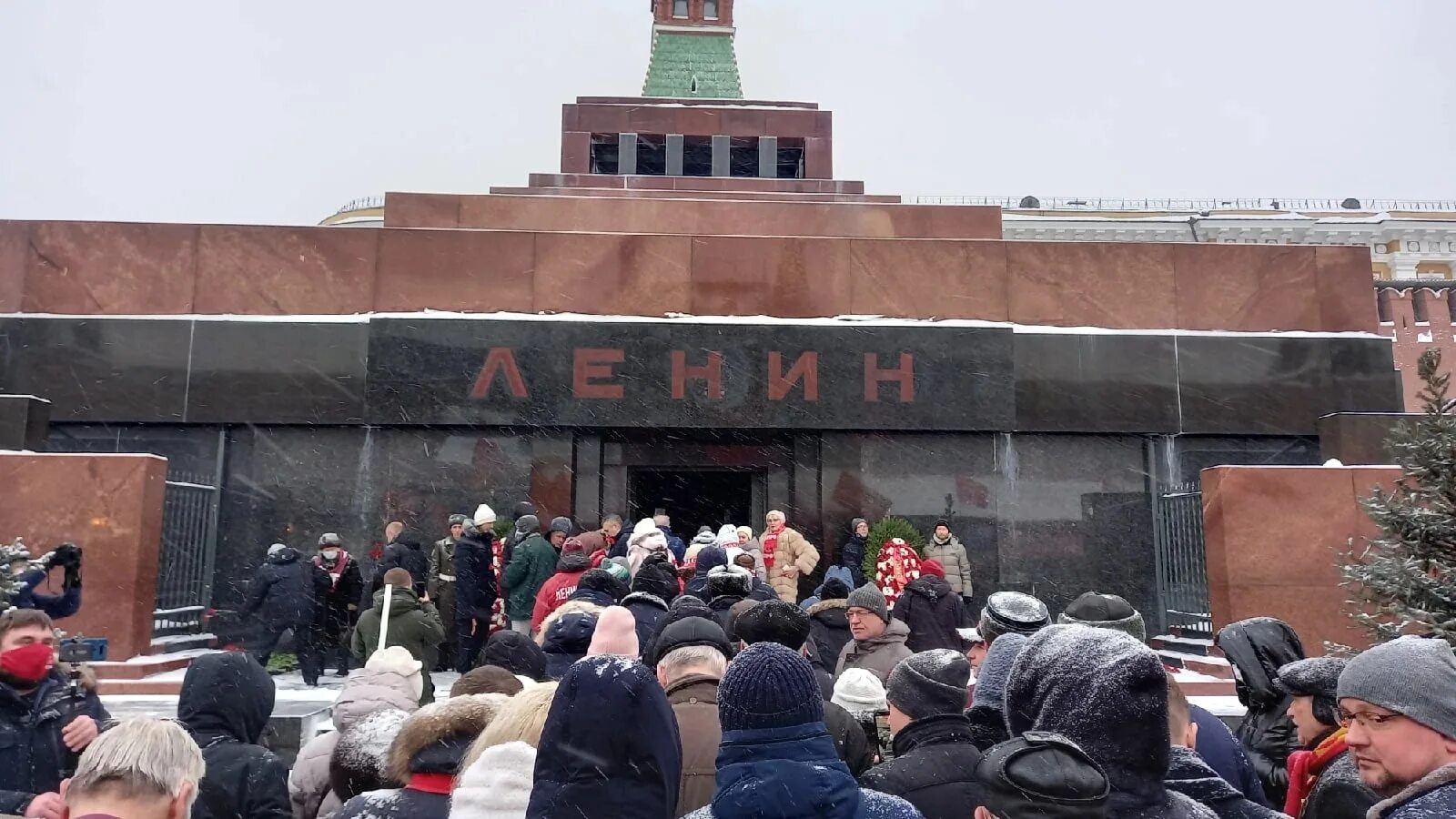 День год смерти ленина. Очередь в мавзолей.