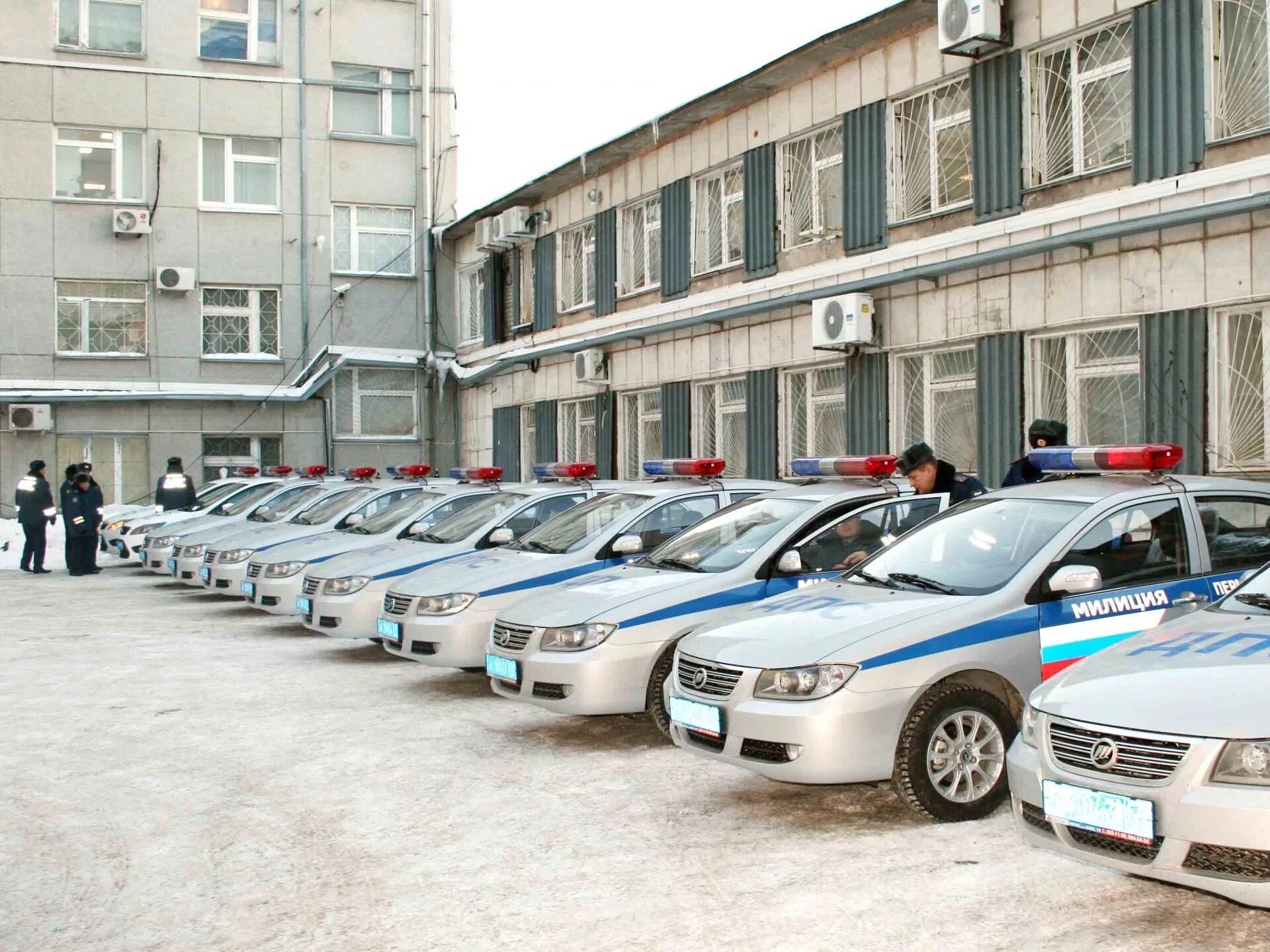 ДПС Пермь машины. ГУВД машины. Автомобиль полиции Пермь. Пермь ГИБДД машина. Номер гибдд пермь