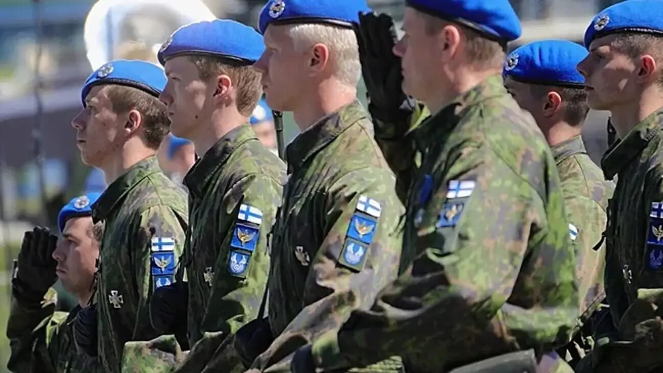 Безопасность финляндии. Финские войска. Военная полиция Финляндии. Форма армии Финляндии. Военные силы Финляндии.