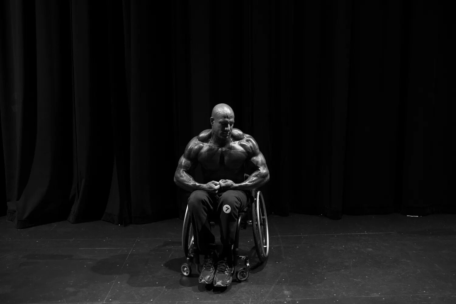 Сильный человек произведения. Инвалидная Мистер Олимпия. Качки инвалиды. Бодибилдинг для инвалидов. Бодибилдеры инвалиды.