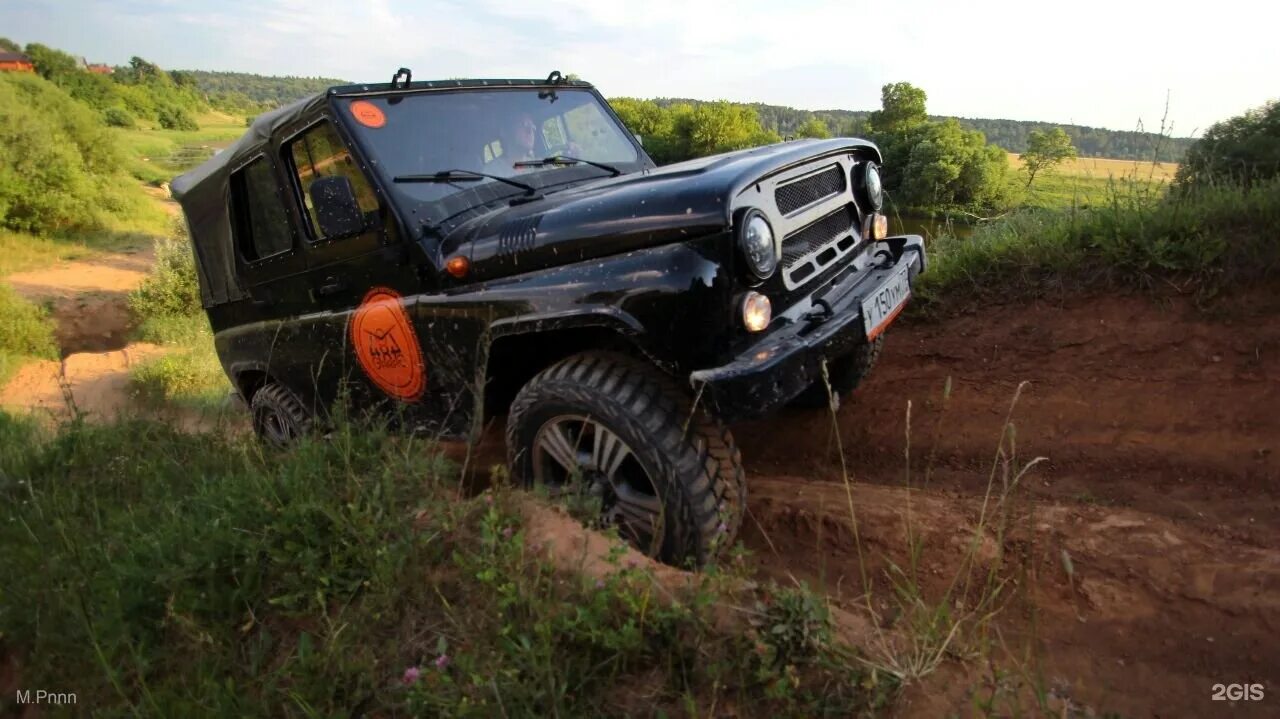 Гараж 4х4 дмитровское шоссе. Обустройство гаража для машины. Гараж 4х4. Гараж 4х4. Гараж 4 на 5.