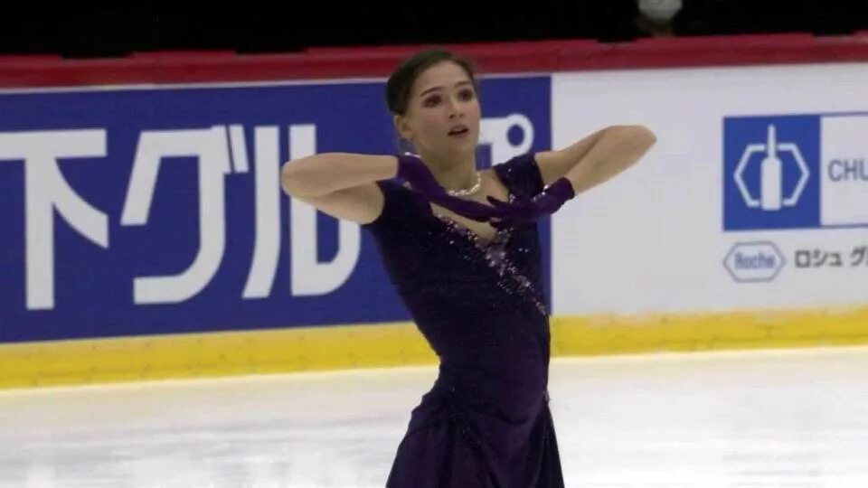 фигуристы юниоры. фигурное катание юниоров женщины. триксель в фигурном катании. чемпионат юниоров по фигурному катанию в россии. фигурное катание юниоров женщины.