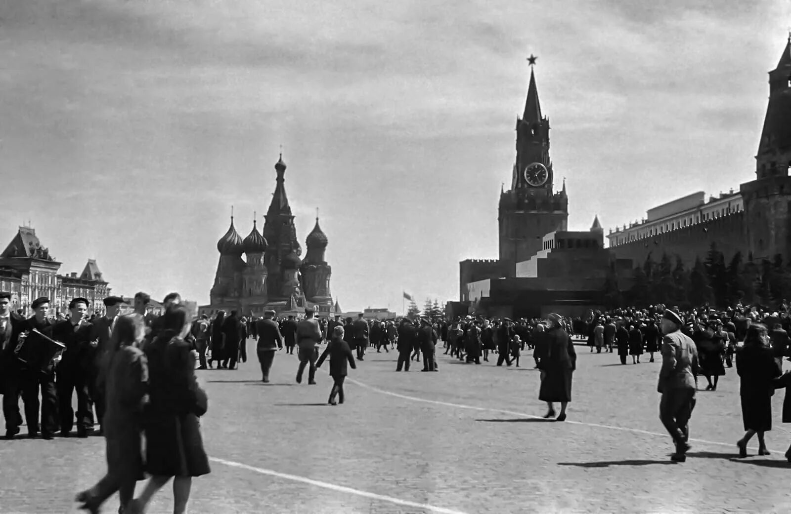 Красная площадь 9 мая 1945. Москва 1945. День Победы 1945 Москва. 9 Мая 1945 Москва красная площадь.