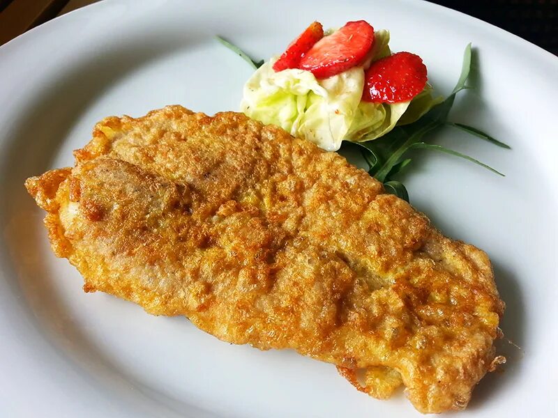 Значение и происхождение понятия шницель. Шницель из мяса кролика. шницель это национальное блюдо.