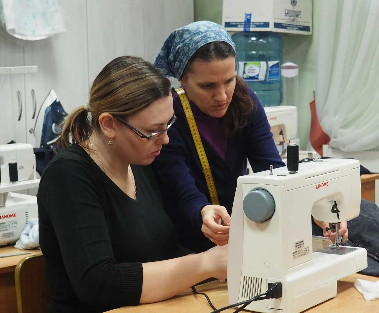 Кружок рукоделия для детей. Мастер класс швея. Швейное дело. Лучшая швея. Алтайская швея.
