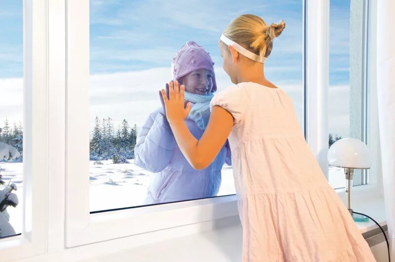 Живу в холодном доме. Пластиковые окна зимой. Окно зима. Теплые пластиковые окна. Зимнее окно.