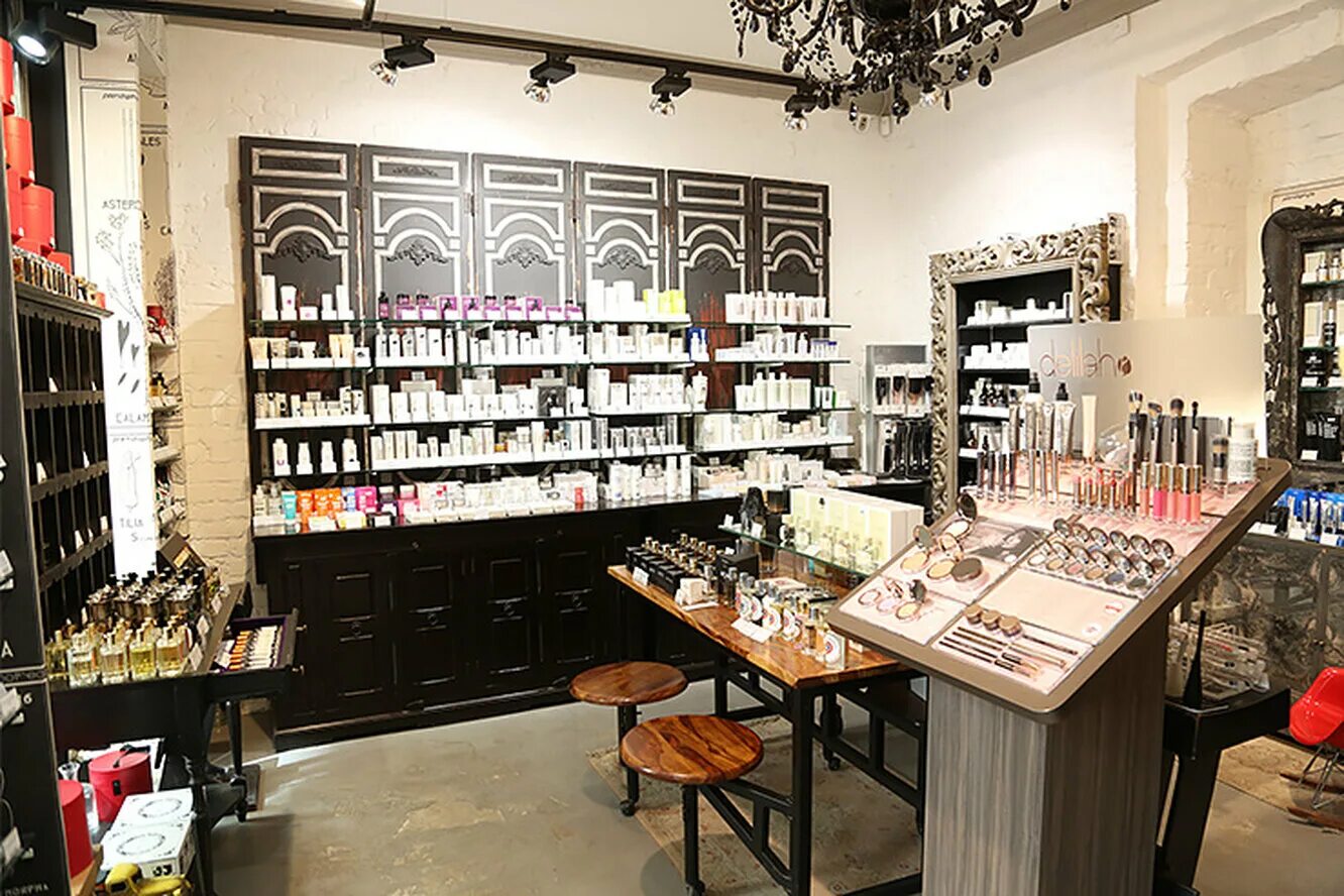 Cosmotheca магазины. Эрик космотека. Золотое яблоко неглинная галерея. Cosmotheca магазины. Золотое яблоко ярцевская.