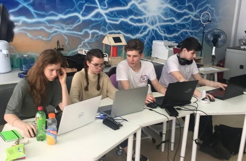 Учатся ли школьники 12 апреля