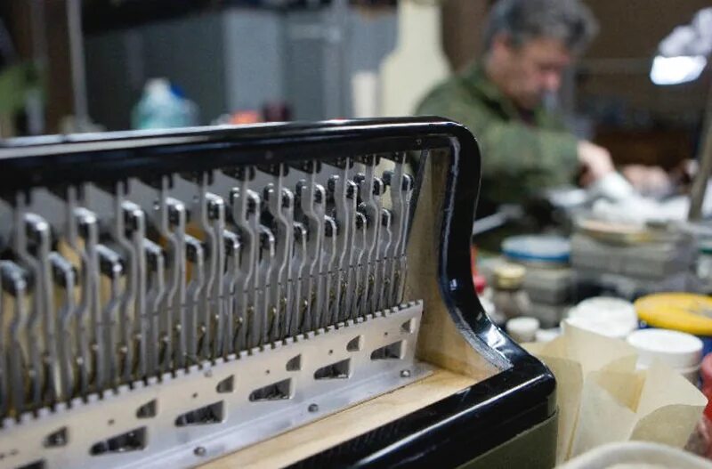 пианино фабрики кама. цыганская гитара. инструменты восьмидесятых. бычков музыкальные инструменты. муз.