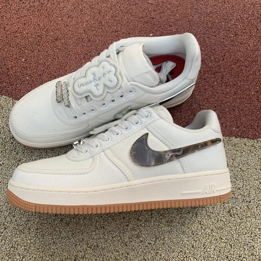 Nike air force 1 low travis scott