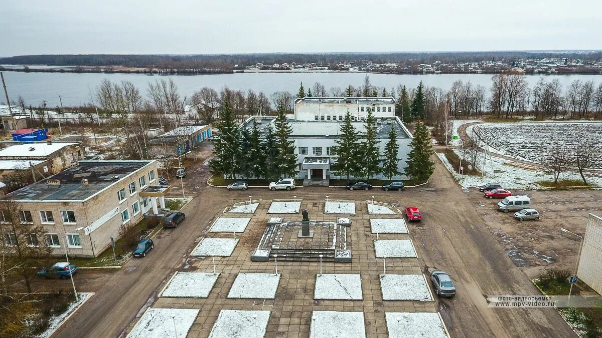 Погода п новгородское. Шимск Центральная площадь. Шимск Новгородская. П Шимск Новгородской области. Шимск достопримечательности.