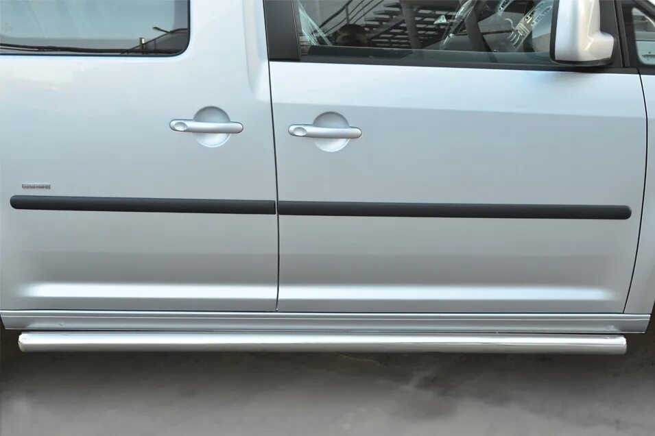 Caddy с порогами. Пороги vw t5. Накладки на пороги фольксваген кадди. Кадди защита порогов. Пороги для vw caddy 4.