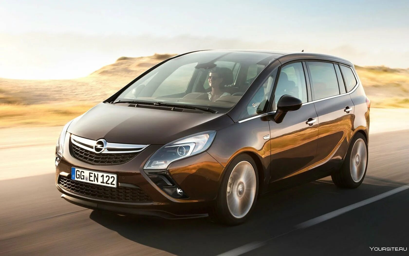 Опель зафира б годы выпуска. Opel Zafira Tourer 2012. Opel Zafira Tourer 2013. Opel Zafira 2022. Опель Зафира Турер 2013.