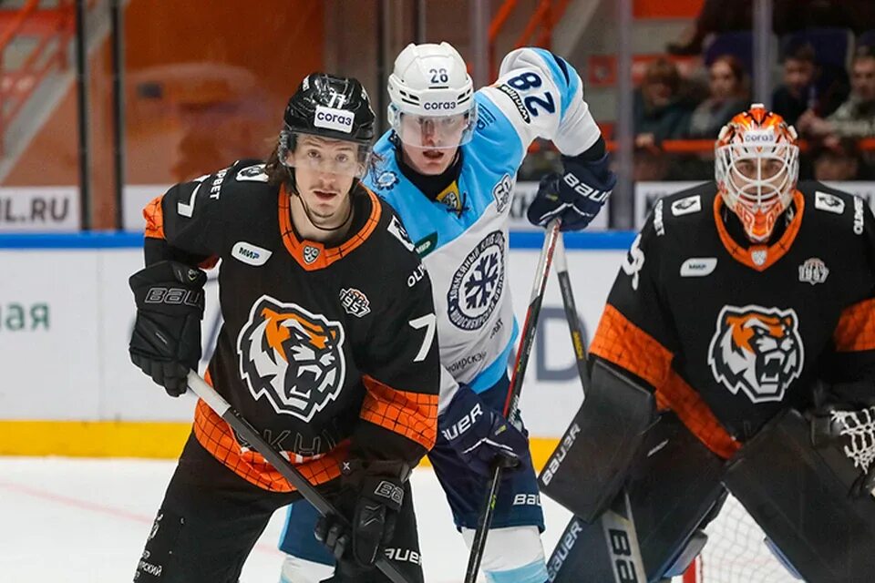 Новосибирск «сибирь»). Амур кхл. Нефтехимик куньлунь. Хк сибирь - хк амур. Амур хабаровск хоккей.