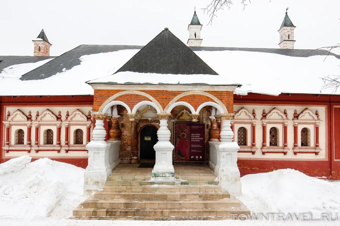 Царицыны палаты. Царицыны палаты. Саввино-сторожевский монастырь в звенигороде царицыны палаты. Царицыны палаты звенигород. Трапезная палата саввино-сторожевский монастырь.