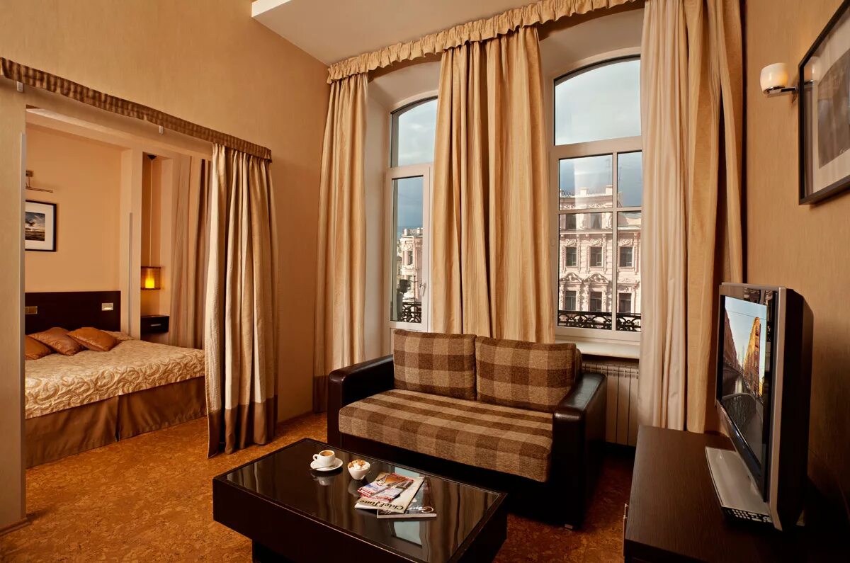 Астон отель санкт-петербург. Невский 107 отель санкт-петербург. Мини отель невский 109. Гостиница в питере на невском проспекте. Отели петербурга форум.