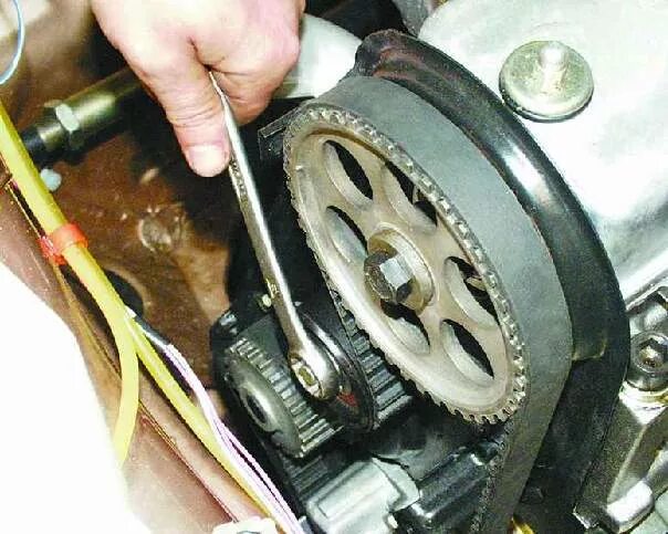 Как снять шкив распредвала ваз 2109 карбюратор Camshaft oil seal replacement (VAZ-2114 "Samara-2" 2004-2013 / Power unit / En