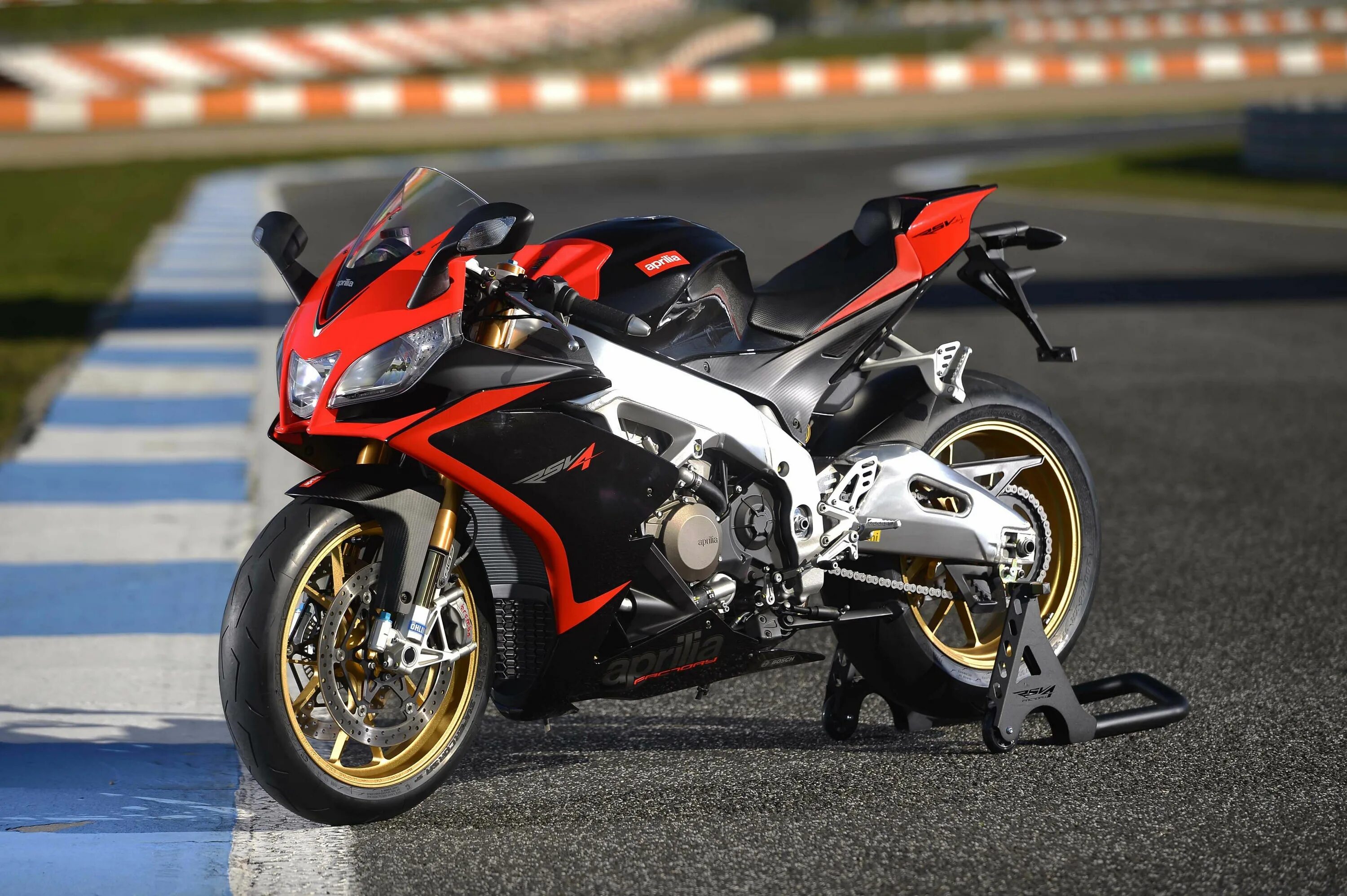 Nastavnik rsv. Априлия rsv4 2025. aprilia rsv4. aprilia rsv4 2013. спортбайк априлия.
