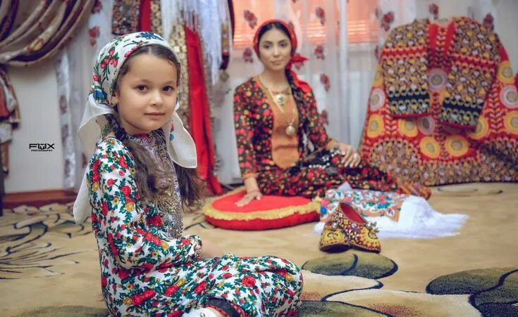 Туркмен видео. Туркмен гелинлери. Туркмен гелин фасонлари. Туркменские яшули. Мода турмен Туркмен 2022.