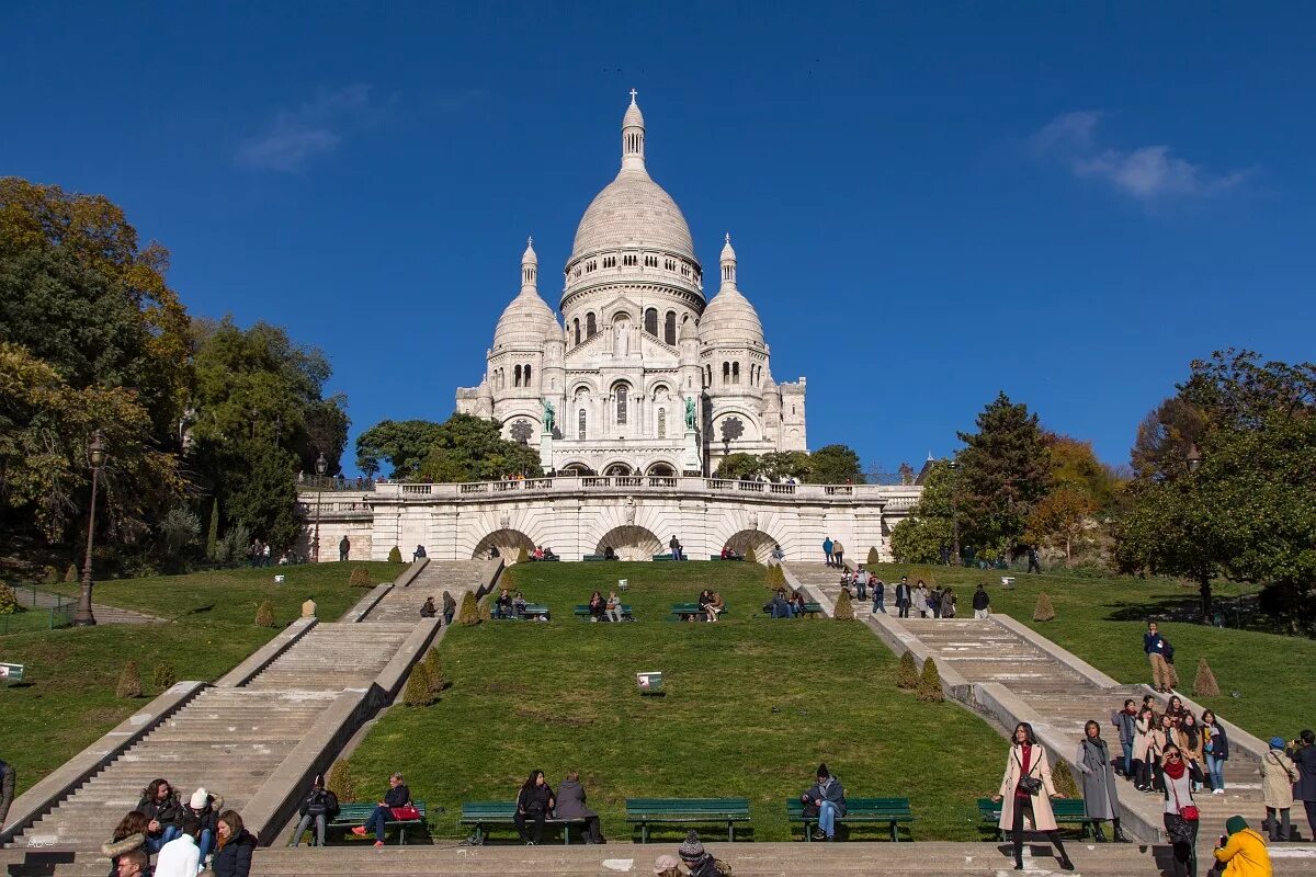 Церкавь сакрекио в парижи. Монмартр базилика сакре кер. Базилика сакре-кёр в париже. Базилик париж. Базилика сакре-кёр в париже.