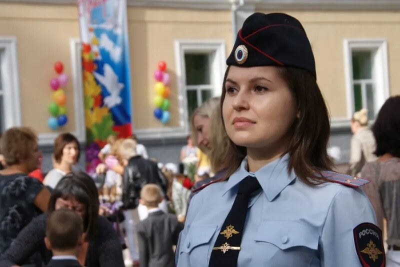 Бывших сотрудников полиции. Школа полиции. знания в полиции. полиция и день знаний.