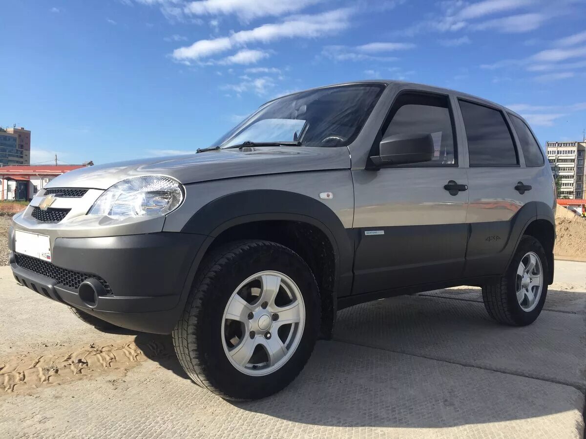 Нива Шевроле 2012. Chevrolet Niva 2012 год. Нива Шевроле 2012г. Chevrolet Niva 2012 серый.