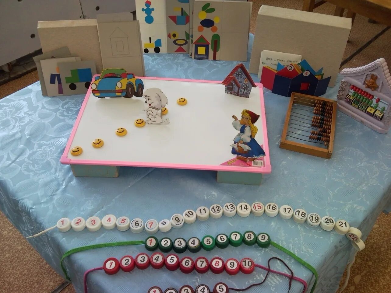 Пособия для дошкольников. Многофункциональные пособия для детского сада. Сенсорика для детей. Материалы для мелкой моторики рук. Проект наглядные пособия из подручных материалов 7.