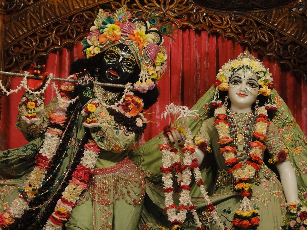 Jai radha madhav deva premal. Джая радха мадхава. Джая радха мадхава. Джая радха. Jaya radha.