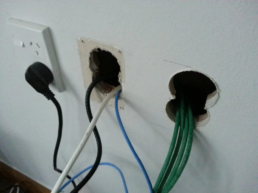 Добавление розеток. Монтаж розеток в гипсокартон. розетки в гипсокартоне. монтирование розеток в гипсокартон. розетки в гкл.