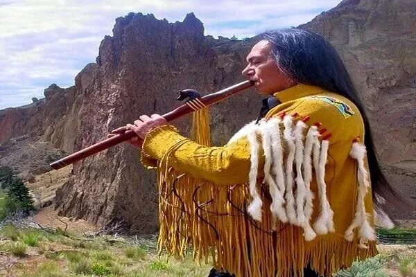 Слушать перуанские индейцы. Музыкальные инструменты индейцев Перу. Флейта индейцев. Музыкальные инструменты перуанских индейцев. Флейта южноамериканских индейцев.